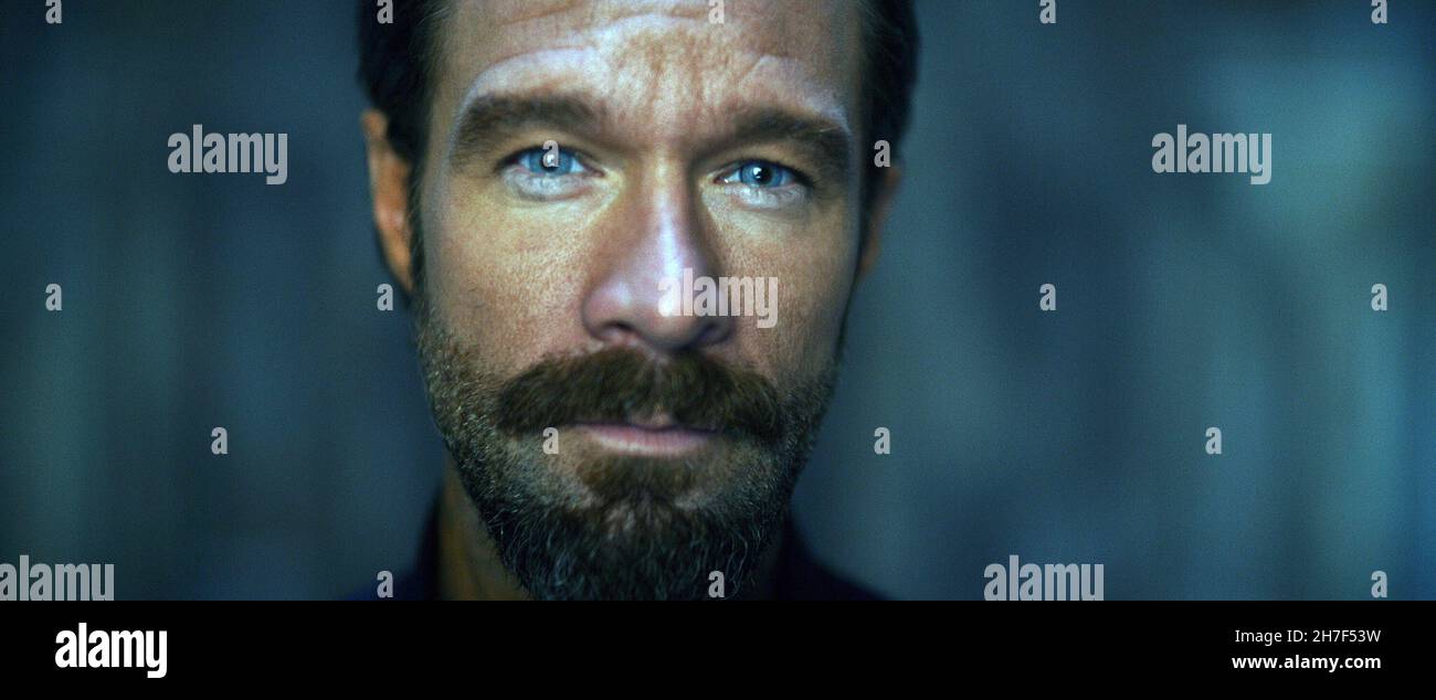 RED NOTICE, Chris Diamantopoulos, 2021. © Netflix / Courtesy Everett(00)