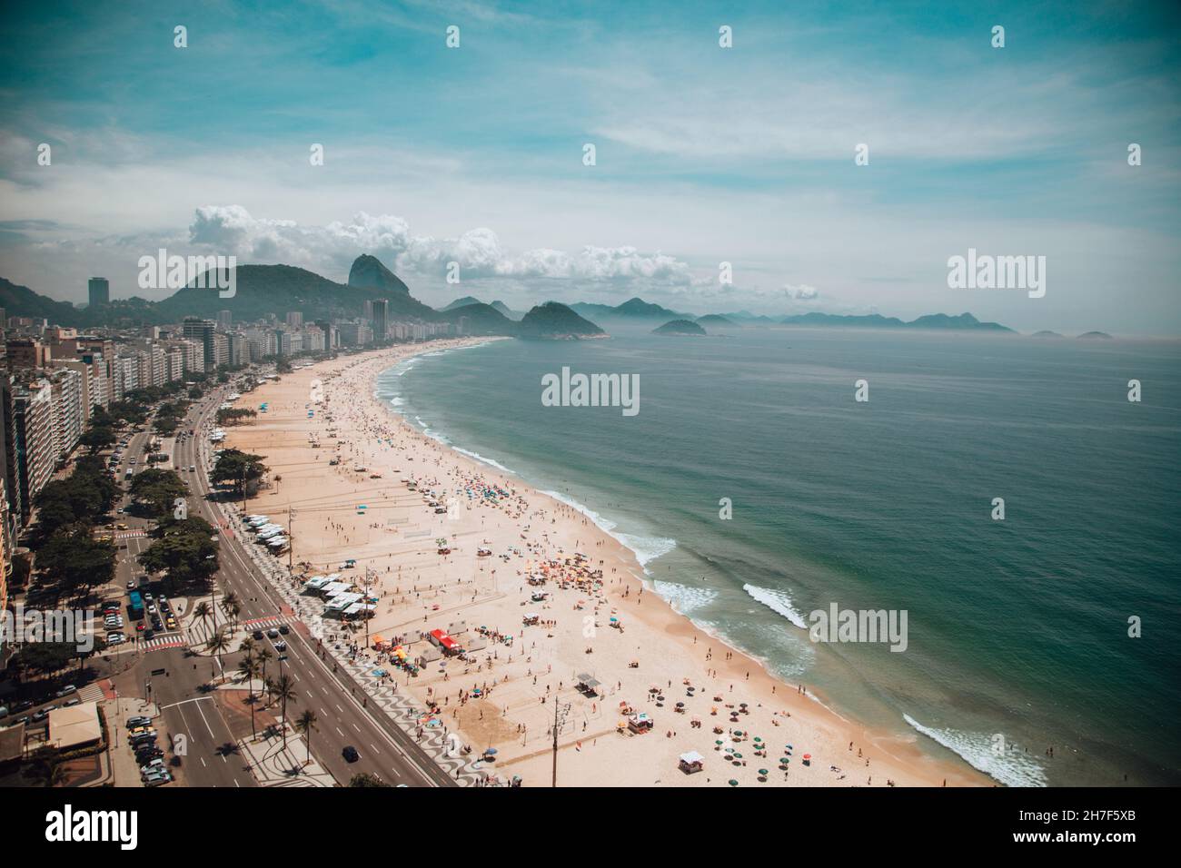 Aerial View Of A Crowded Beach In Summer Stock Photo Alamy aerial-view-of-a-crowded-beach-in-summer-stock-photo-alamy