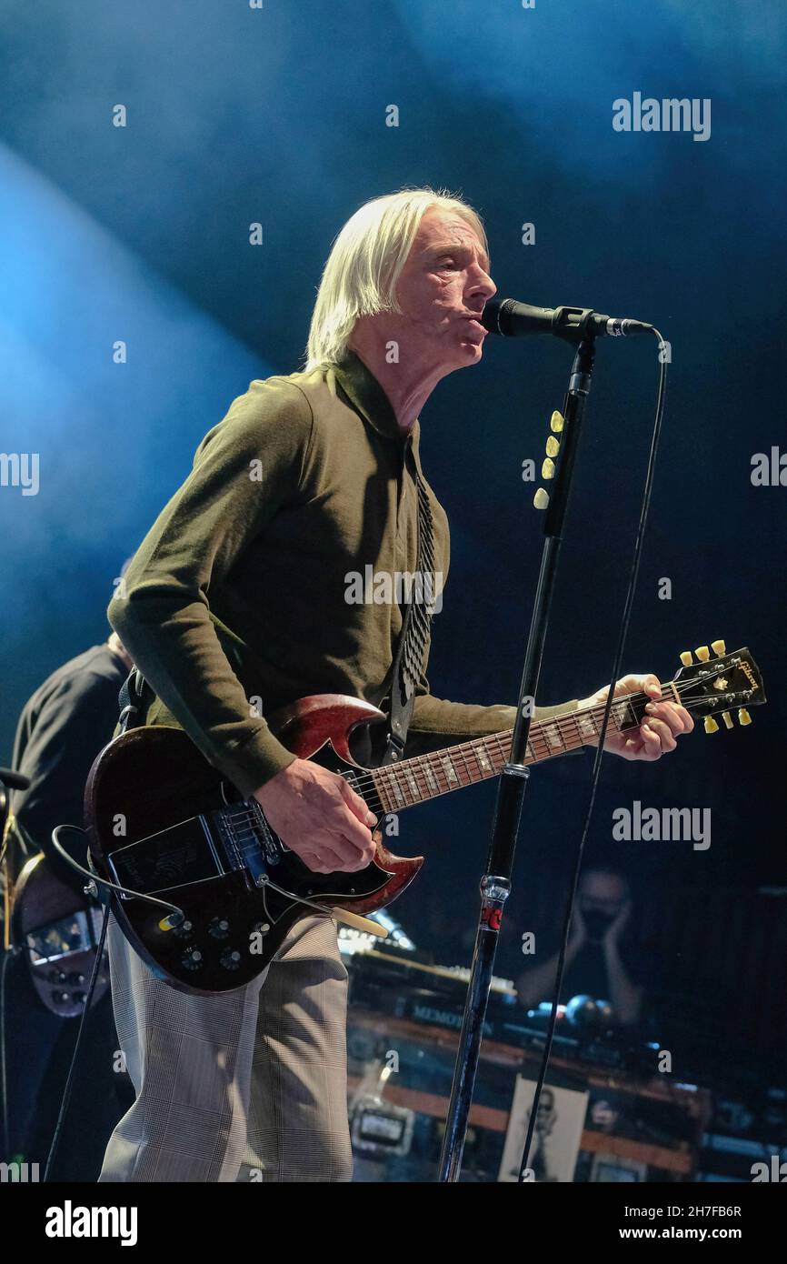 Southampton, UK. 22nd Nov, 2021. Paul Weller, born John William Weller, English singer-songwriter and musician, former member of new wave mod revival band The Jam, performs live on stage at the O2 Guildhall Southampton. Credit: SOPA Images Limited/Alamy Live News Stock Photo