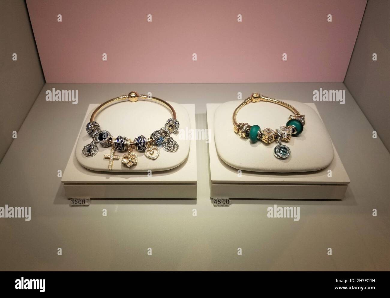 Pandora bracelets hi-res stock photography and images - Alamy