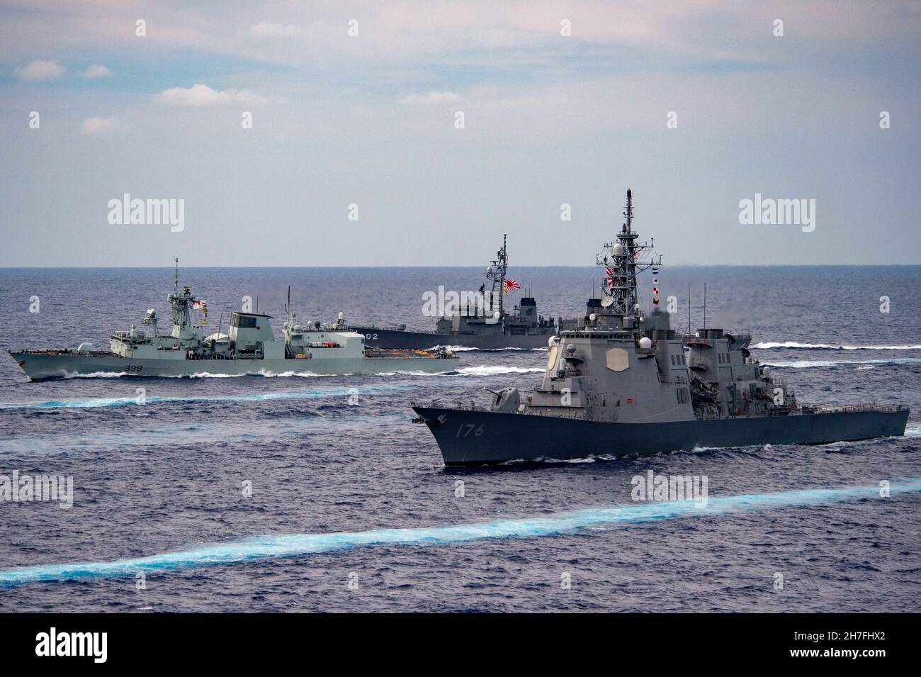 211121-N-TD381-1556 PHILIPPINE SEA (Nov. 21, 2021) Japan Maritime Self ...