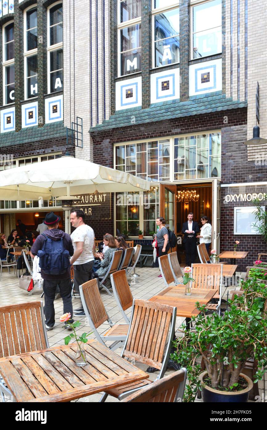 GERMANY. BERLIN. SCHEUNENVIERTEL. ONE OF THE SQUARES OF THE HACKESCHE