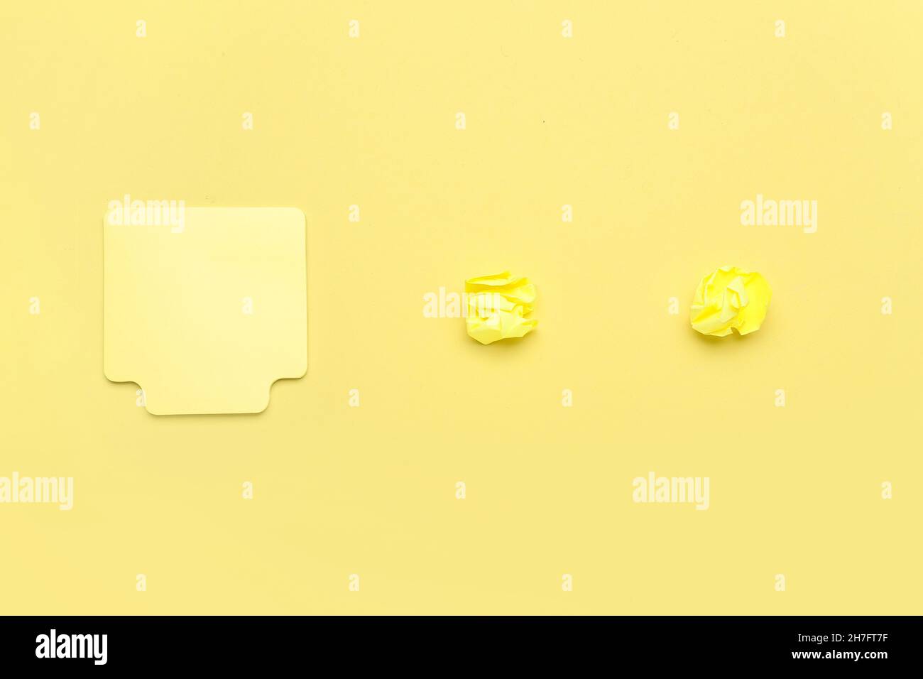 Sticky Note Rippled Sticky notes and crumpled paper on color background Stock Photo - Alamy