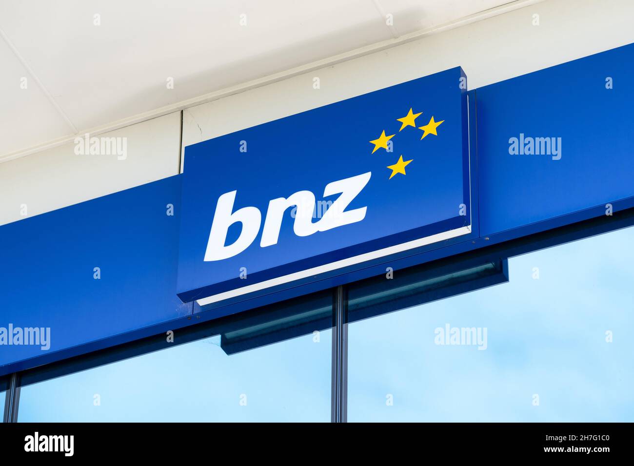 AUCKLAND, NEW ZEALAND - Nov 21, 2021: View of BNZ bank in Meadowlands. Auckland, New Zealand - November 21 2021 Stock Photo