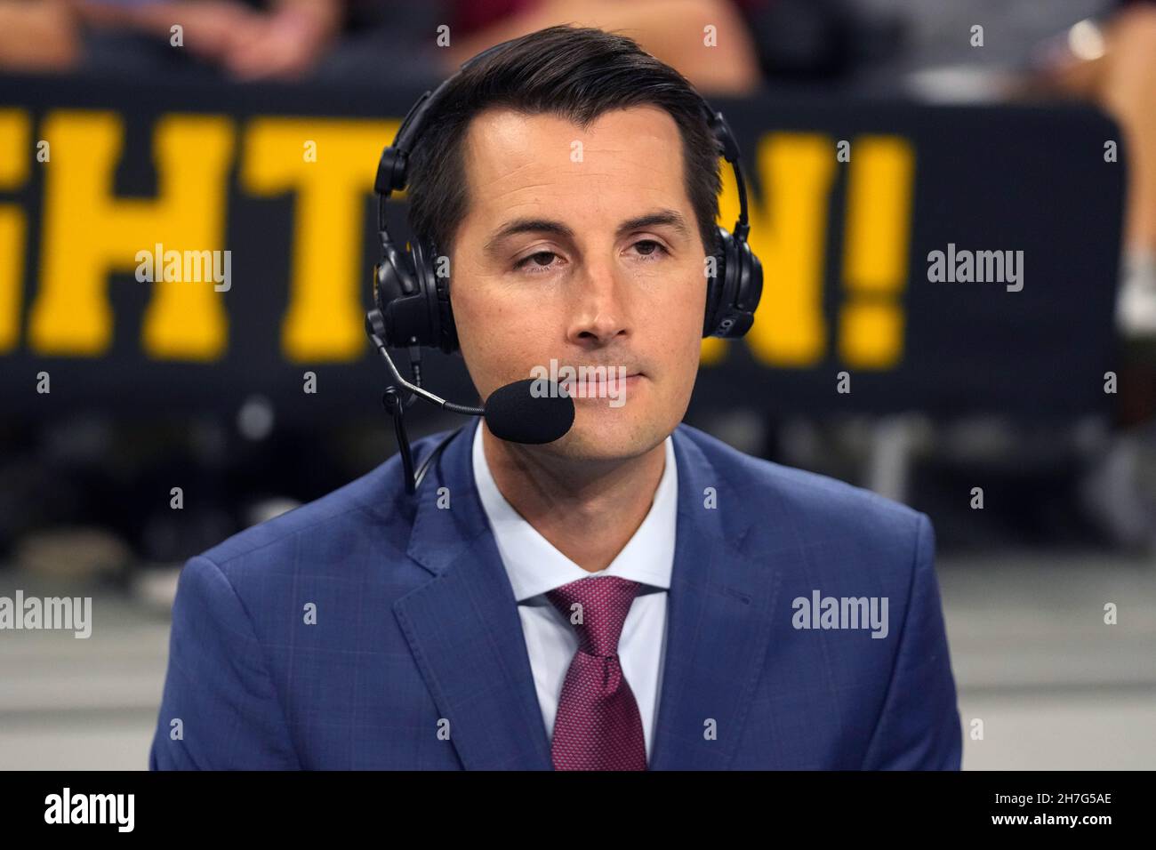 Pac-12 Networks play-by-play broadcaster J.B. Long during an NCAA college basketball game between the Southern California Trojans and the Dixie State Stock Photo