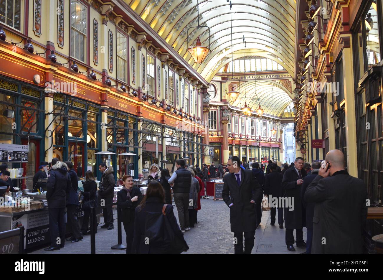 UNITED KINGDOM. ENGLAND. LONDON. THE CITY. THE LEADEN HALL MARKET WAS BUILT IN 1881 BY SIR HORACE JONES. THIS MARKET IS FULL OF PUBS AND RESTAURANTS W Stock Photo