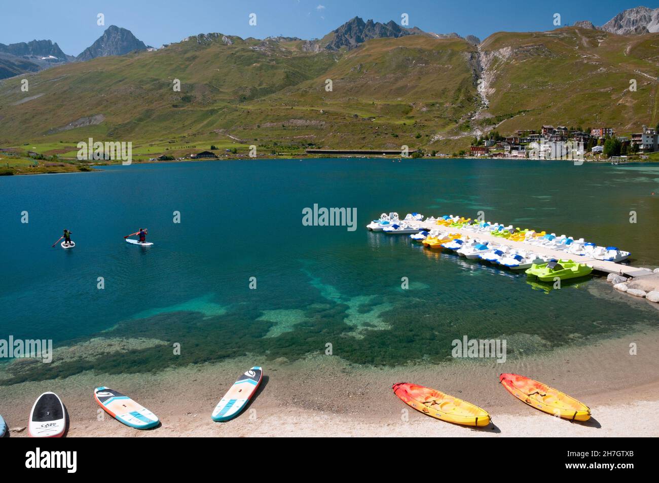 Tignes 2100 resort and lake, Haute-Tarentaise, Vanoise massif, Savoie (73), Auvergne-Rhone-Alpes, France Stock Photo