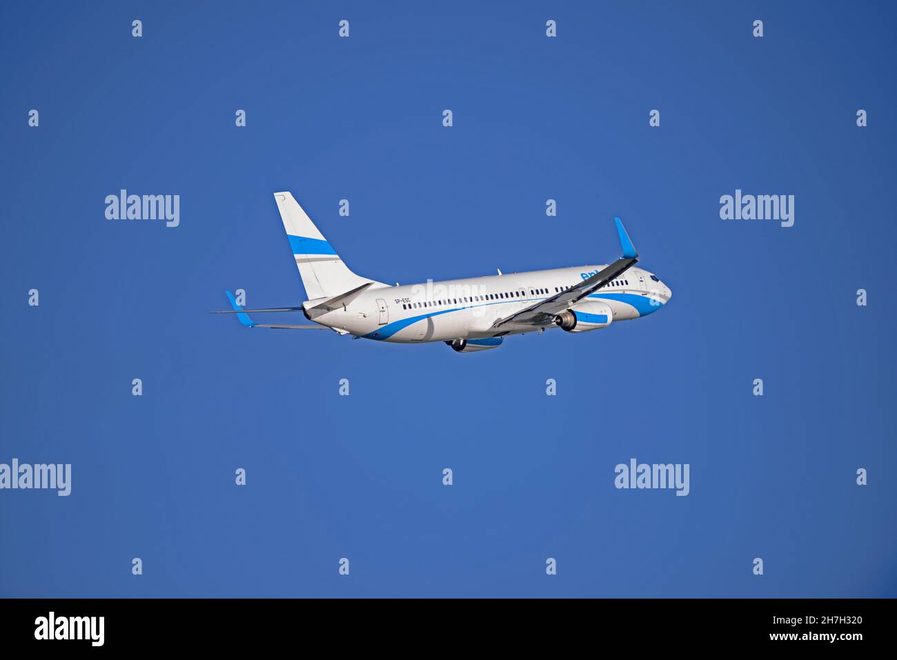 ENTER AIR Boeing 737 lifting off from Runway 09 at Liverpool John ...