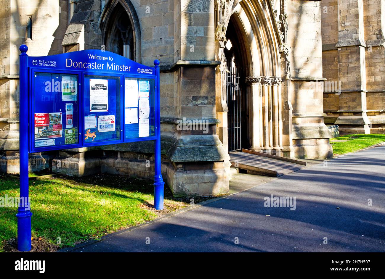 Doncaster minster hires stock photography and images Alamy