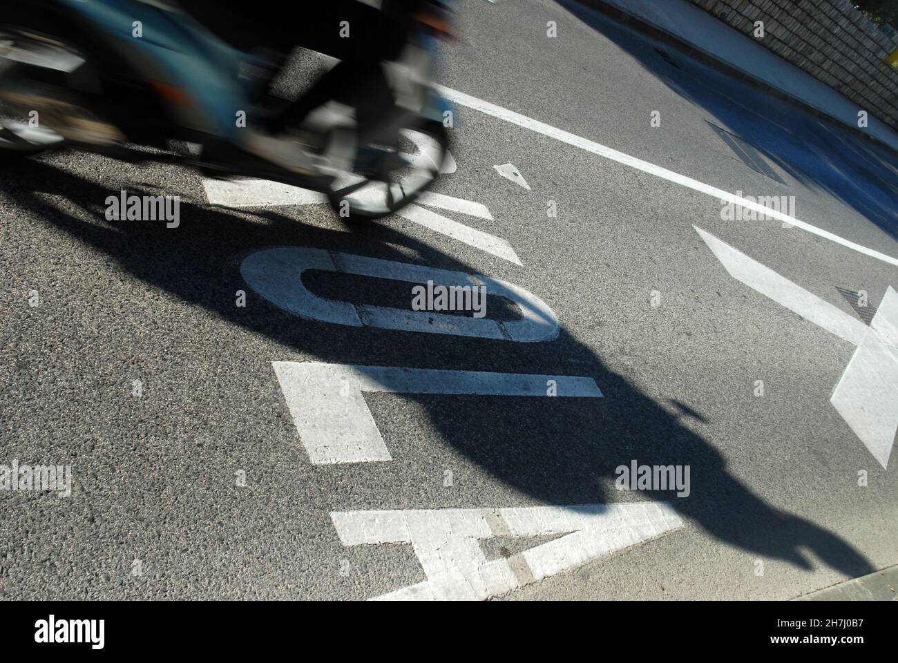 Skola (school) sign painted on road, Dubrovnik, Croatia Stock Photo - Alamy