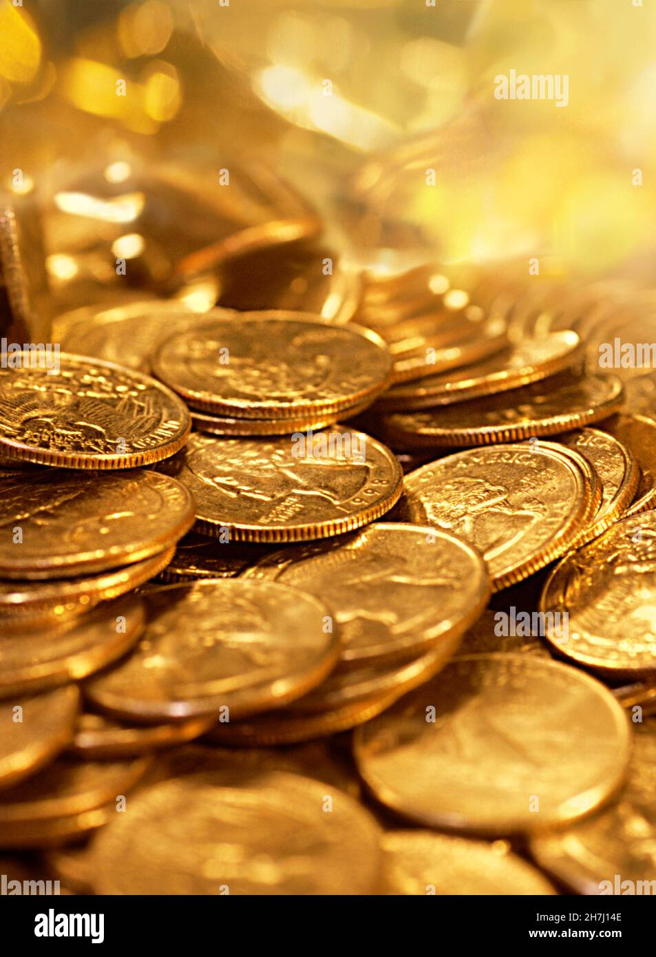 Coins gold hi-res stock photography and images - Alamy