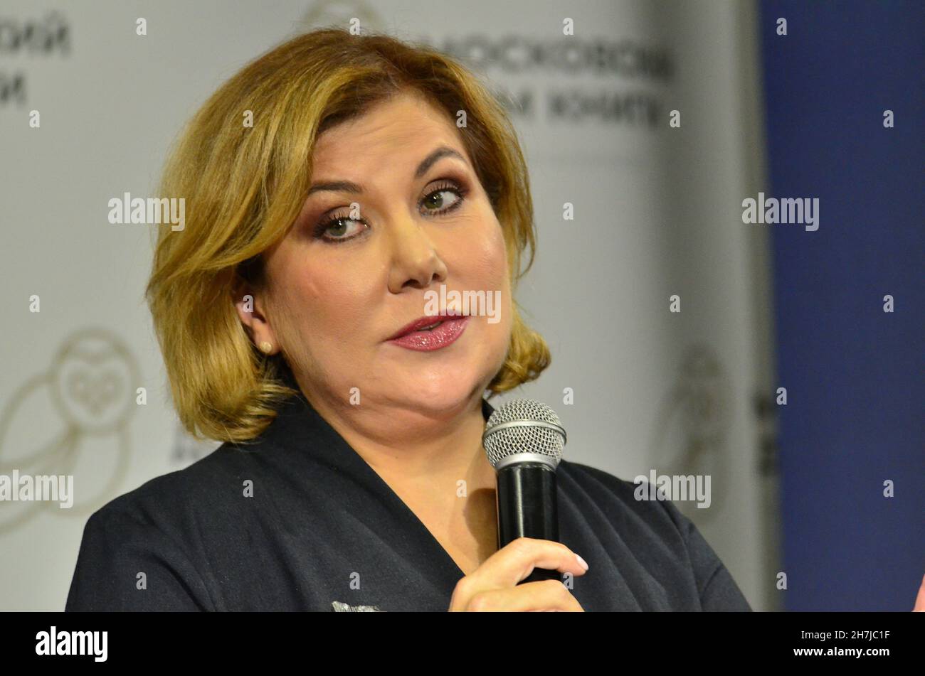 Porno multfilmlarni tomosha qiling, neytronni kuting