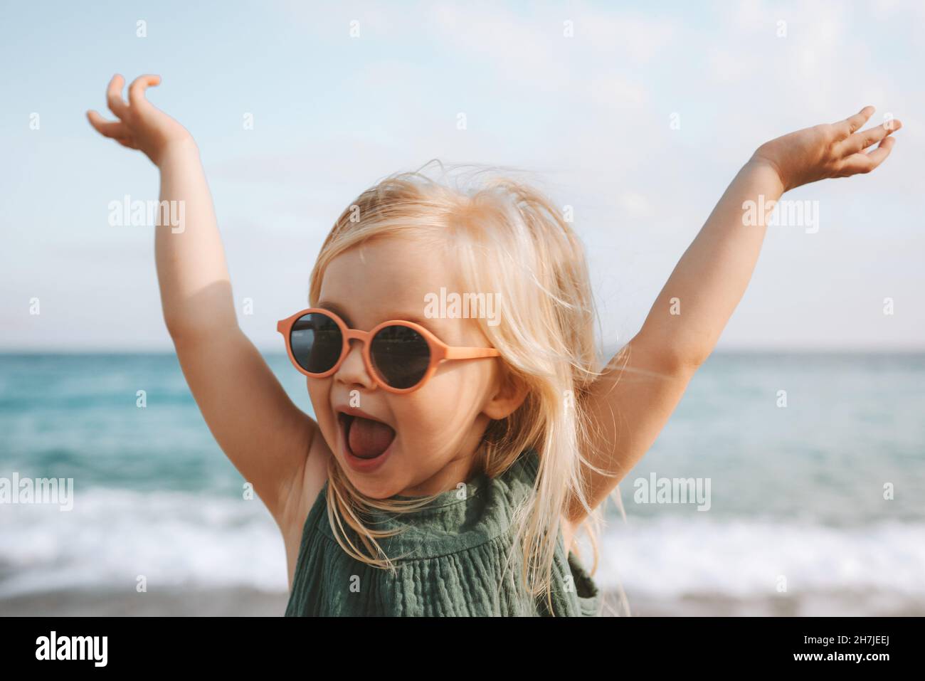 Meme sunglasses hi-res stock photography and images - Alamy