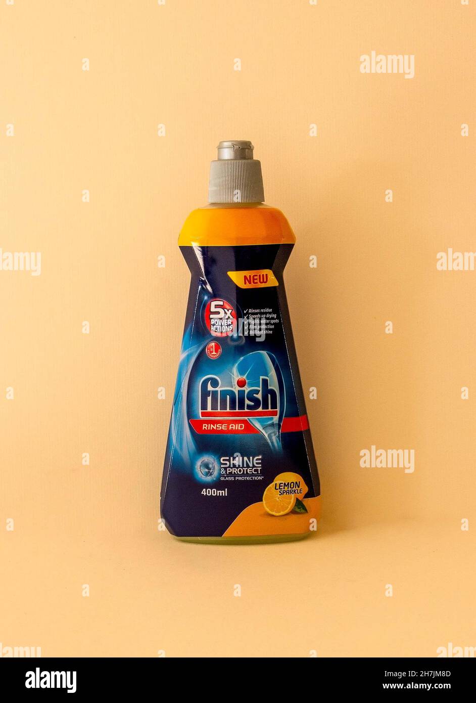 IRVINE, CA - FEBRUARY 19, 2015: A bottle of Finish Jet-Dry Dishwasher Rinse  Aid. Manufactured by the Reckitt Benckiser Group, with sales in almost 200  Stock Photo - Alamy