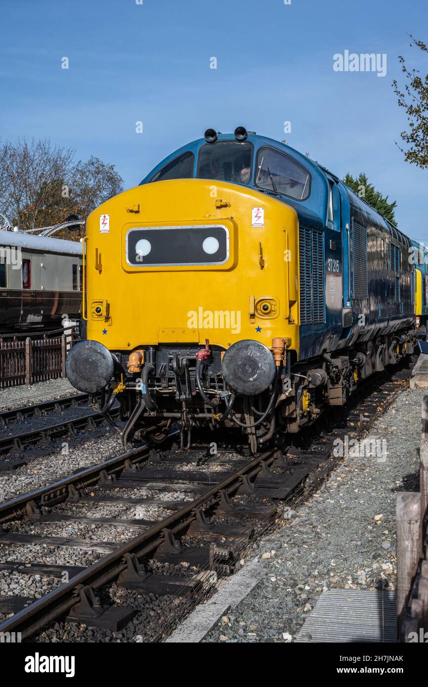 Class 37 no 37215 English Electric Type 3 Co-Co,  at Toddington Station Stock Photo