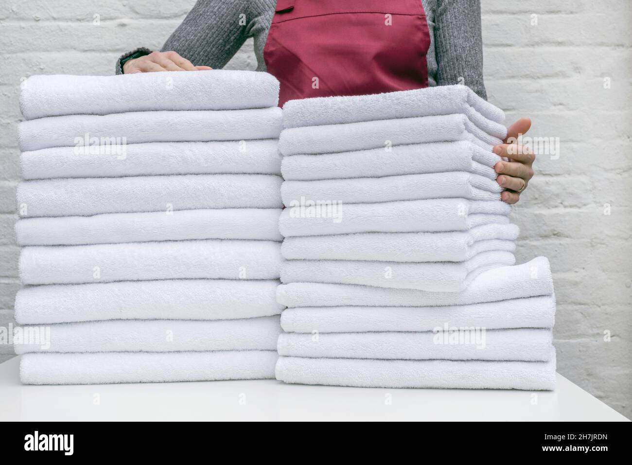 Hand dryer towels hires stock photography and images Alamy