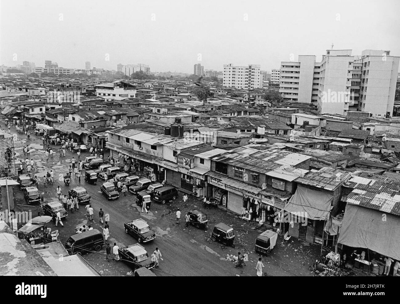 Mumbai high rise slum hi-res stock photography and images - Alamy