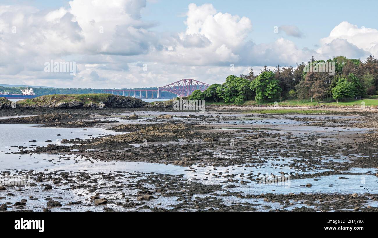 View from the Fife Coastal Path at Dalgety Bay, Fife, Scotland, looking south-west  to the Forth Rail Bridge. Stock Photo