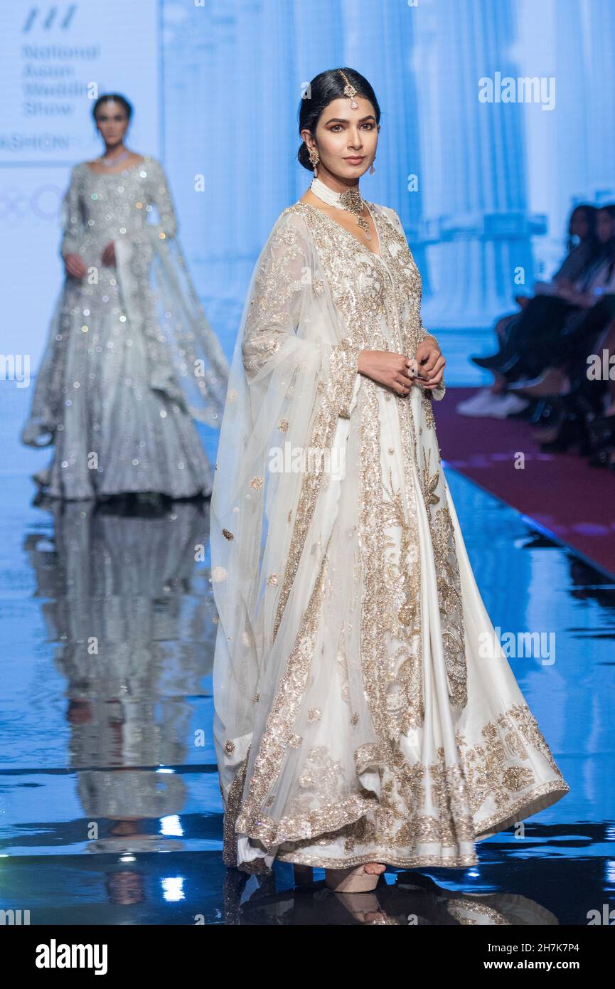 Asian wedding outfits 2019 hot sale