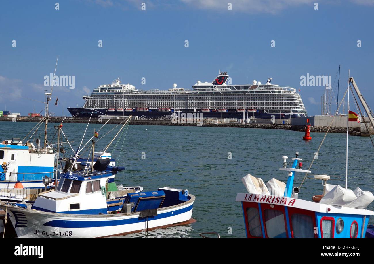 25 October 2021, Spain, Lanzarote/Arrecife: The cruise ship Mein Schiff 2  is moored in the port of Arrecife de Tenerife. The ship of the shipping  company Tui Cruises is licensed for just