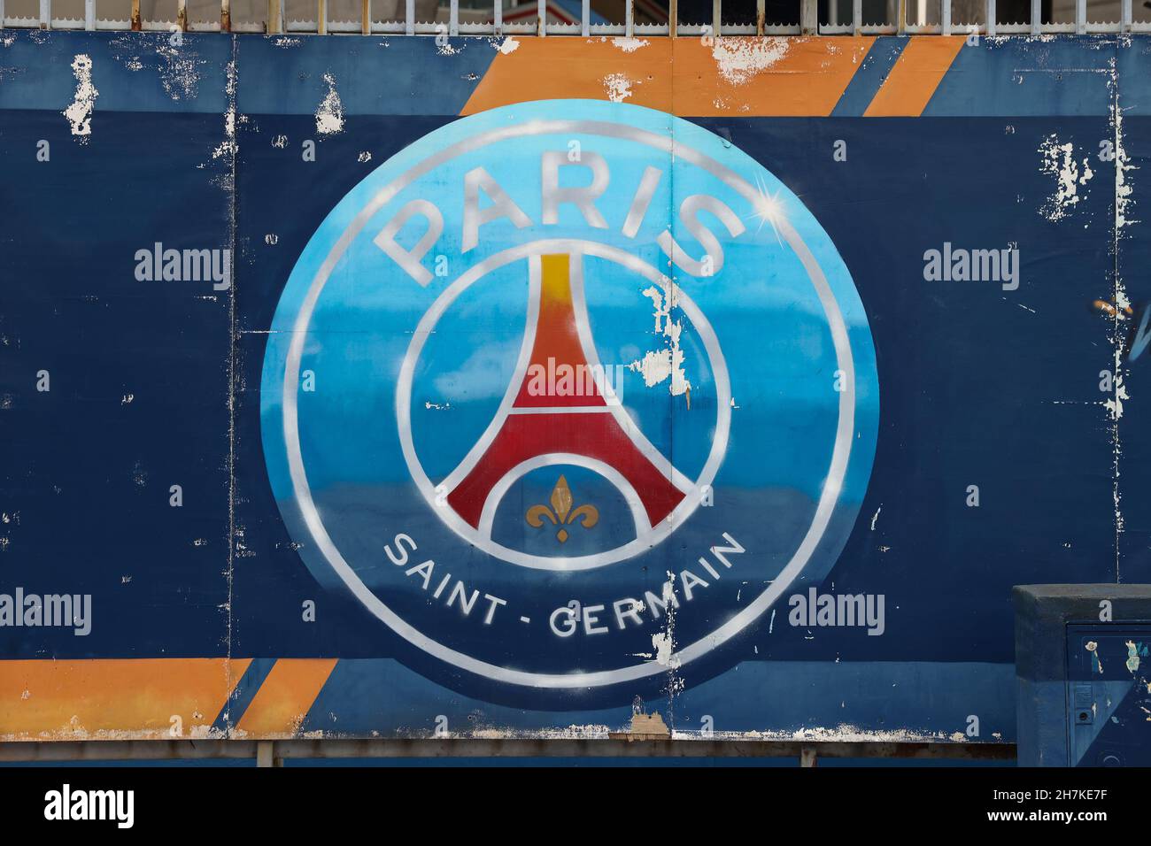 Paris, France, 20th November 2021. A club crest is seen on the Legends wall outside the stadium prior to the Ligue 1 match at Le Parc des Princes, Paris. Picture credit should read: Jonathan Moscrop / Sportimage Stock Photo