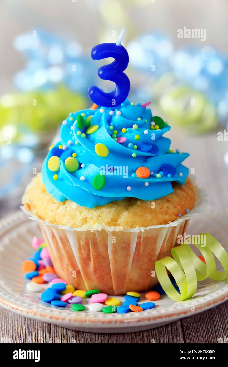 Blue Birthday Cake High Resolution Stock Photography And Images Alamy Blue Birthday Cake High Resolution Stock Photography And Images Alamy