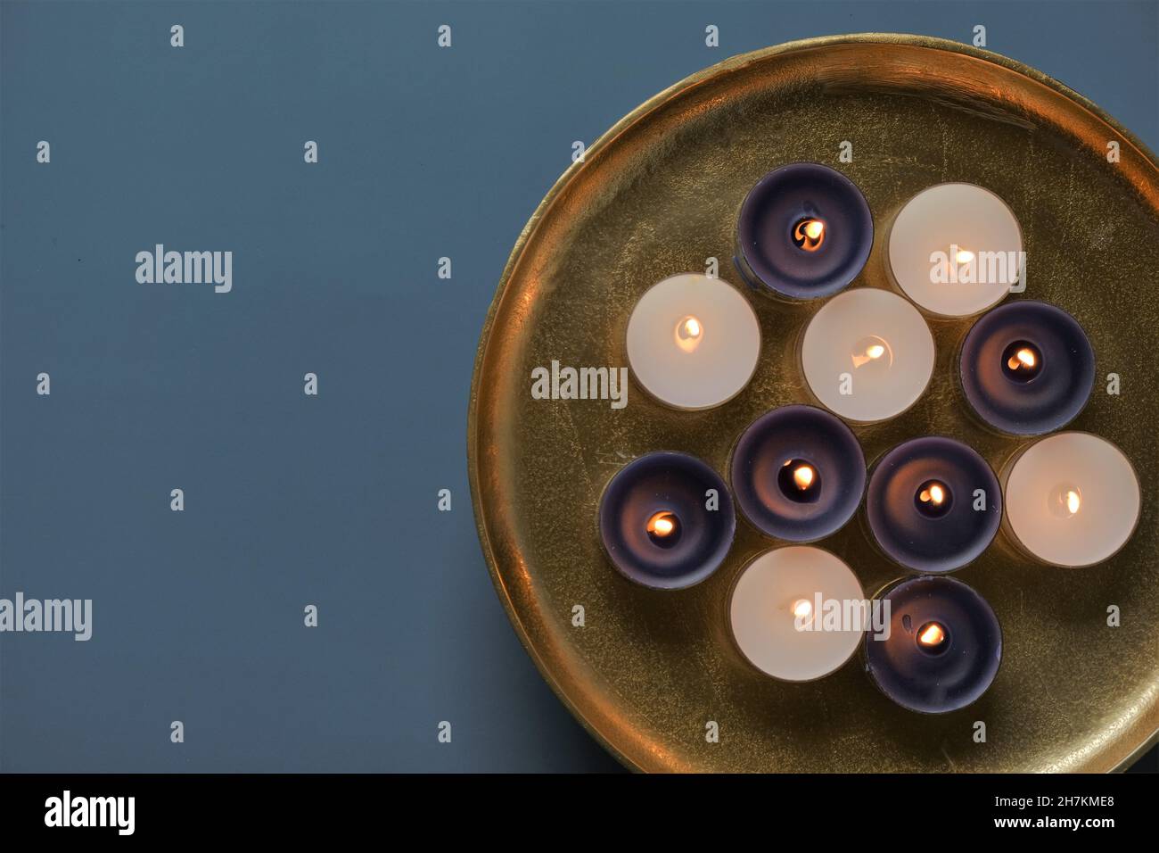 Round candles hires stock photography and images Alamy
