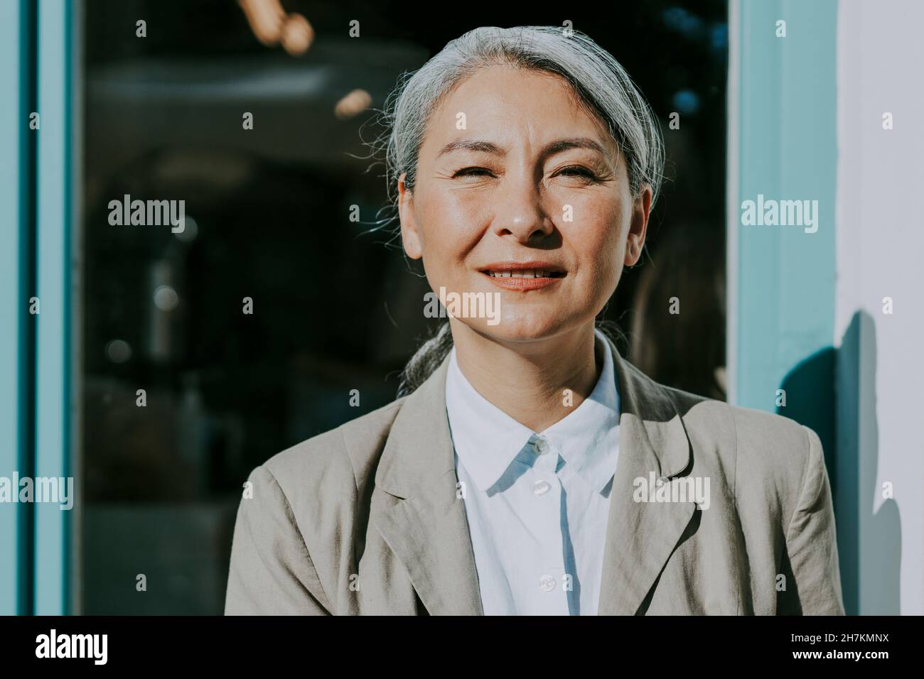 Beautiful mature asian woman hi-res stock photography and images - Alamy