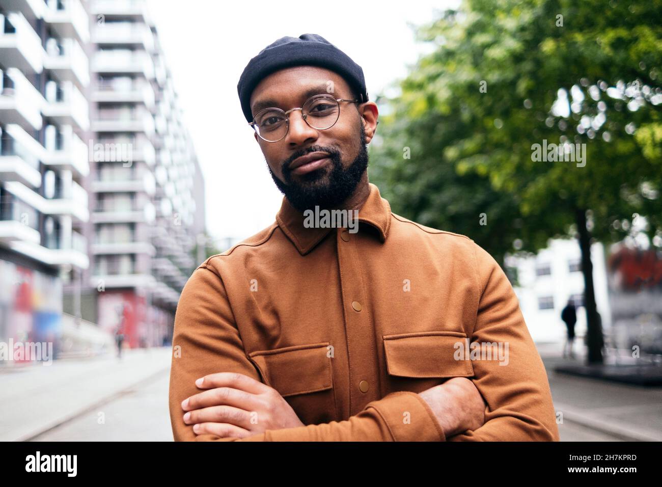 African american man crossed arms hi-res stock photography and images ...