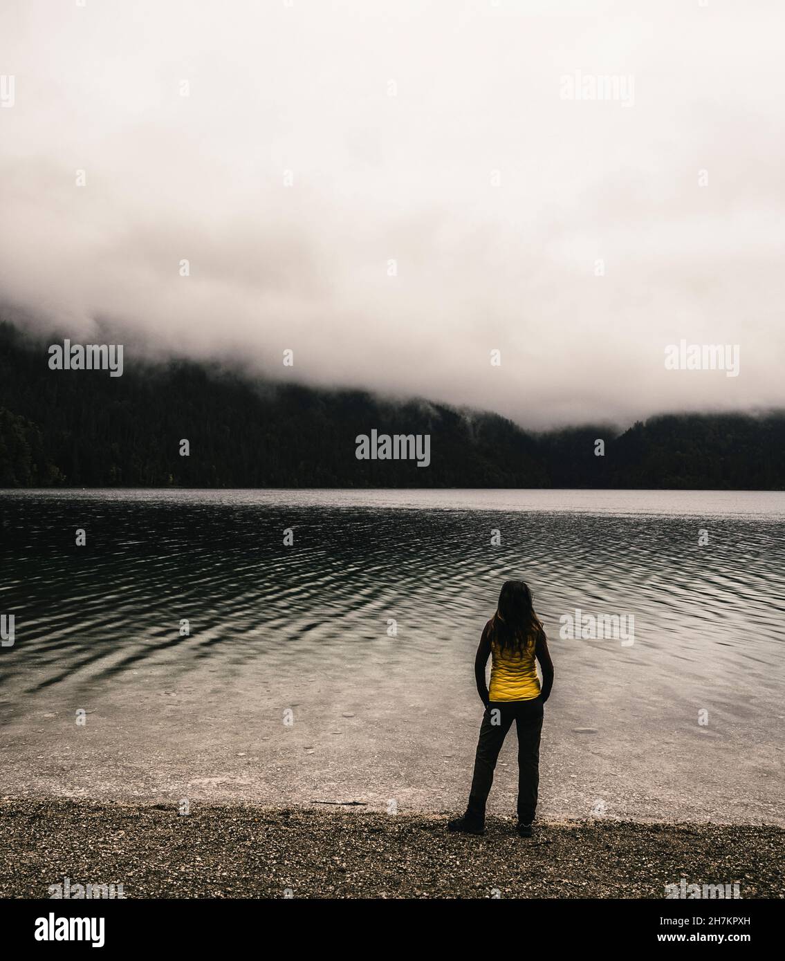 Hands in pockets rear view hi-res stock photography and images - Alamy