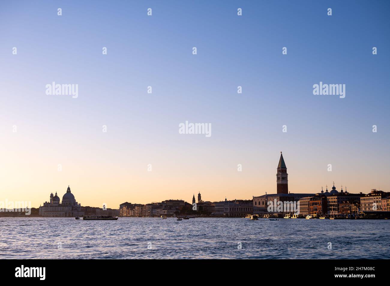 Venice wedding palace hi-res stock photography and images - Alamy