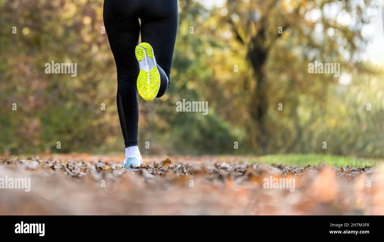 Female legs rear view hi-res stock photography and images - Alamy