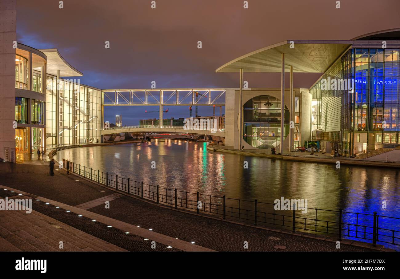 Night shot of the Marie-Elisabeth-Lueders-Haus and Paul-Löbe-Haus in the government district of Berlin, Germany Stock Photo