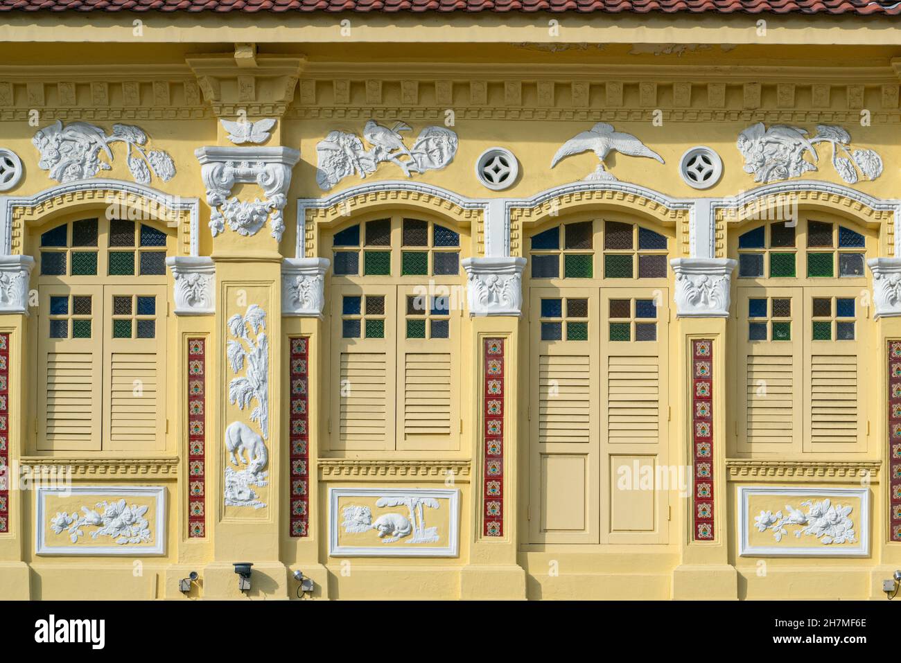 SINGAPORE, SINGAPORE - Oct 19, 2021: Details of facade of traditional shophouse at Balestier Road , Singapore. Beautiful architecture Stock Photo