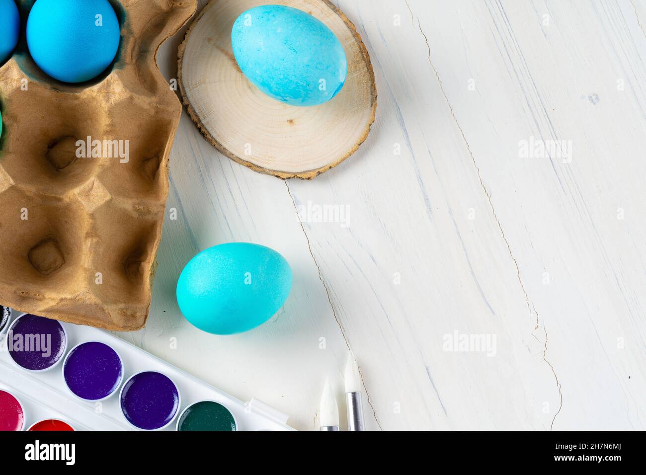 Still life photo of lots of colourful Easter eggs Stock Photo - Alamy
