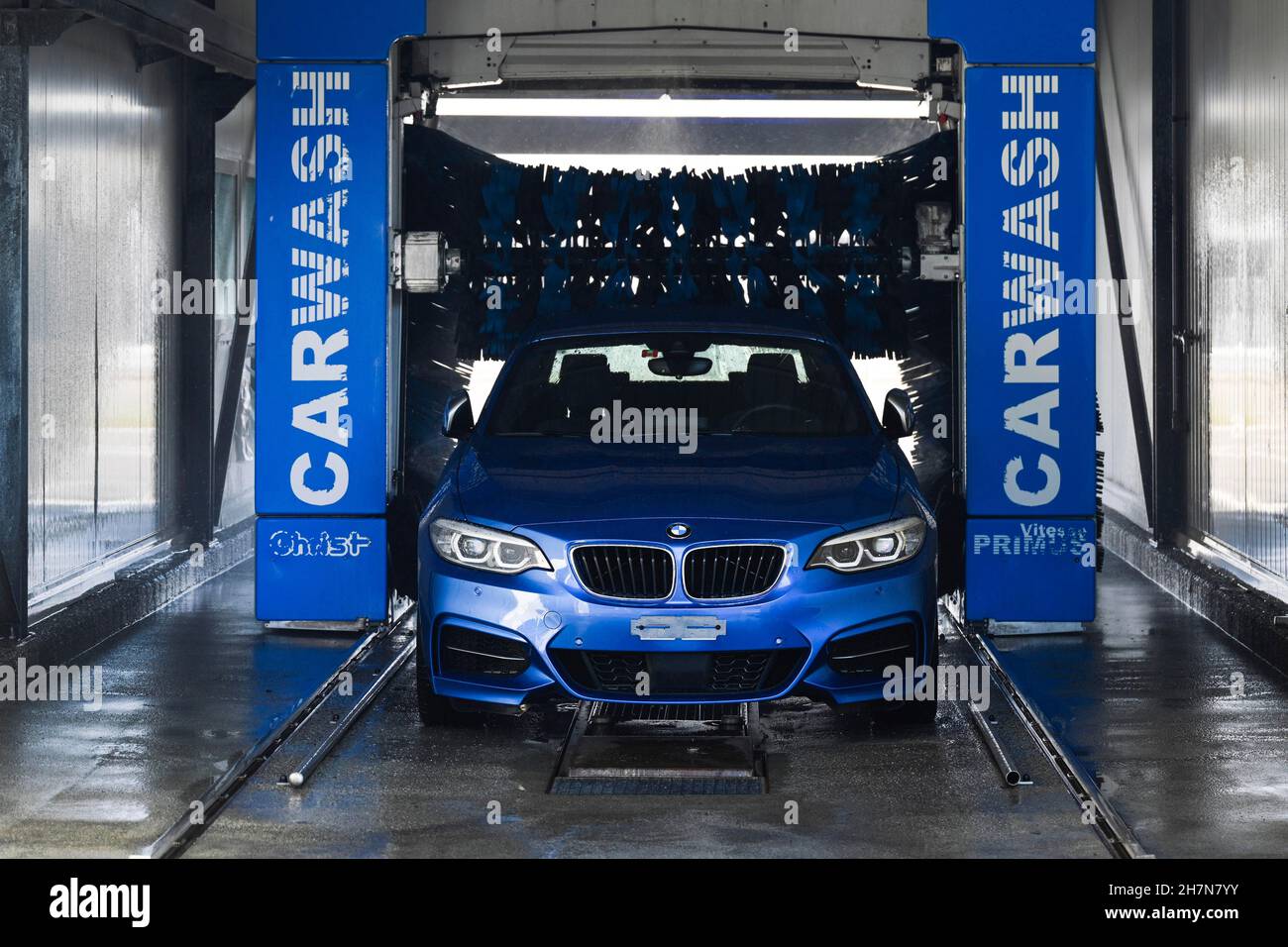 Car wash BMW passenger car Stock Photo Alamy
