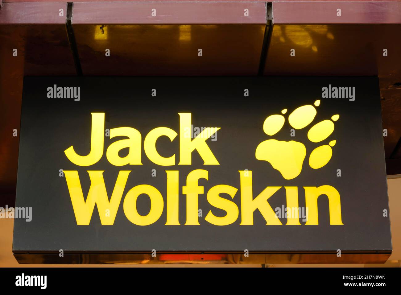 Jack wolfskin hi-res stock photography and images - Alamy