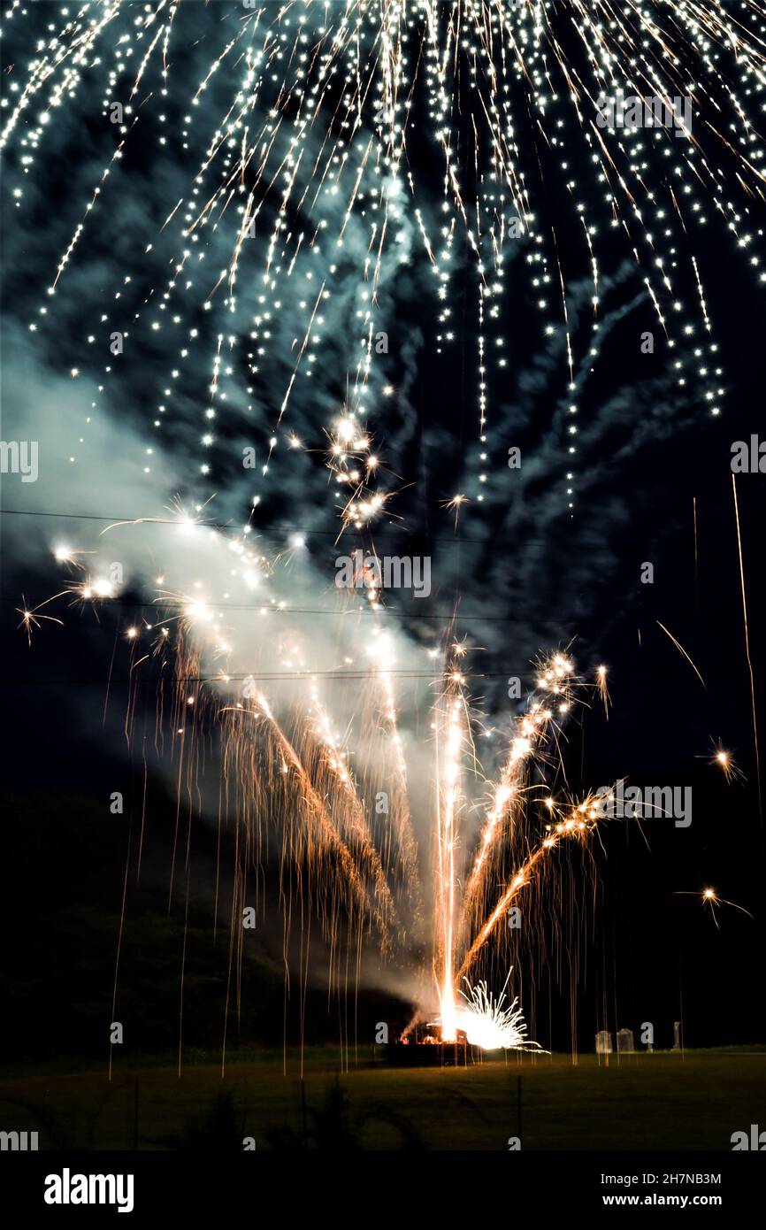 Fireworks Exploding Fourth 4th july fireworks shot vertical hi-res stock photography and images ...