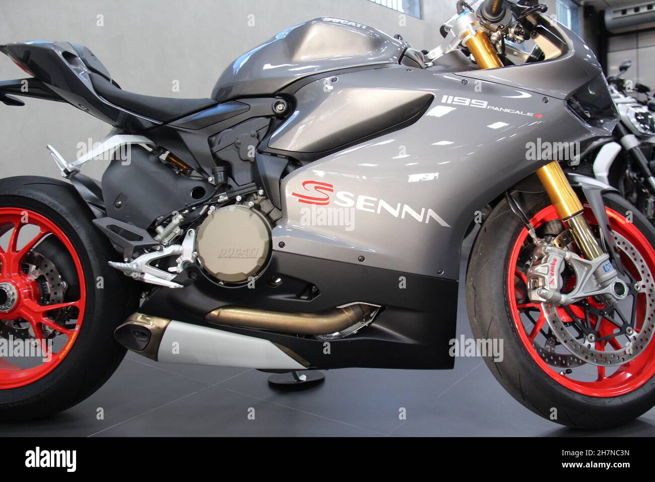 Ducati cheap 1199 senna