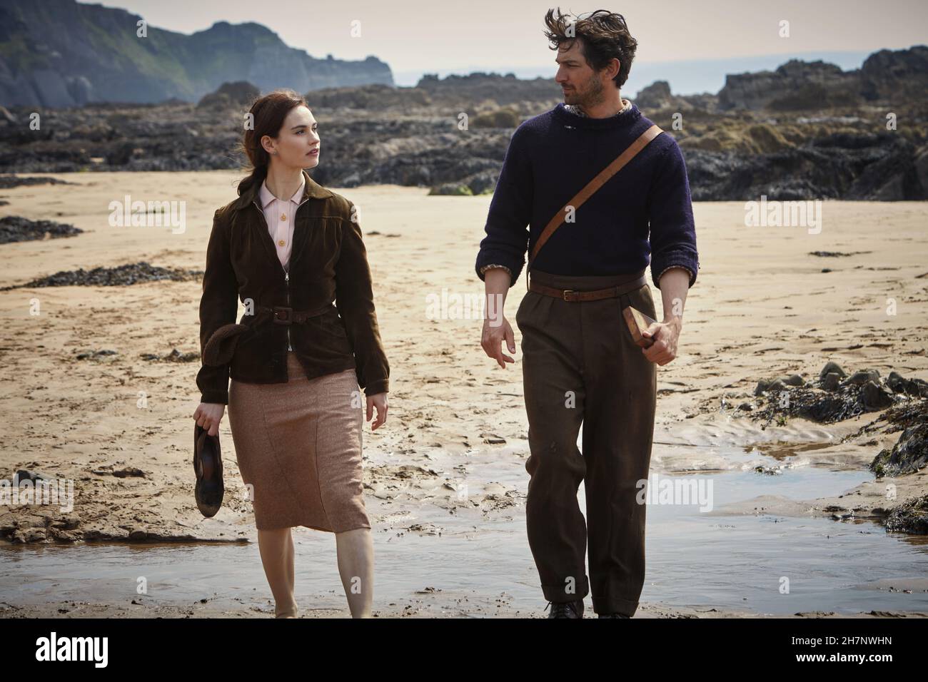 The Guernsey Literary and Potato Peel Pie Society  Year : 2018 UK / USA Director : Mike Newell Lily James, Michiel Huisman Stock Photo