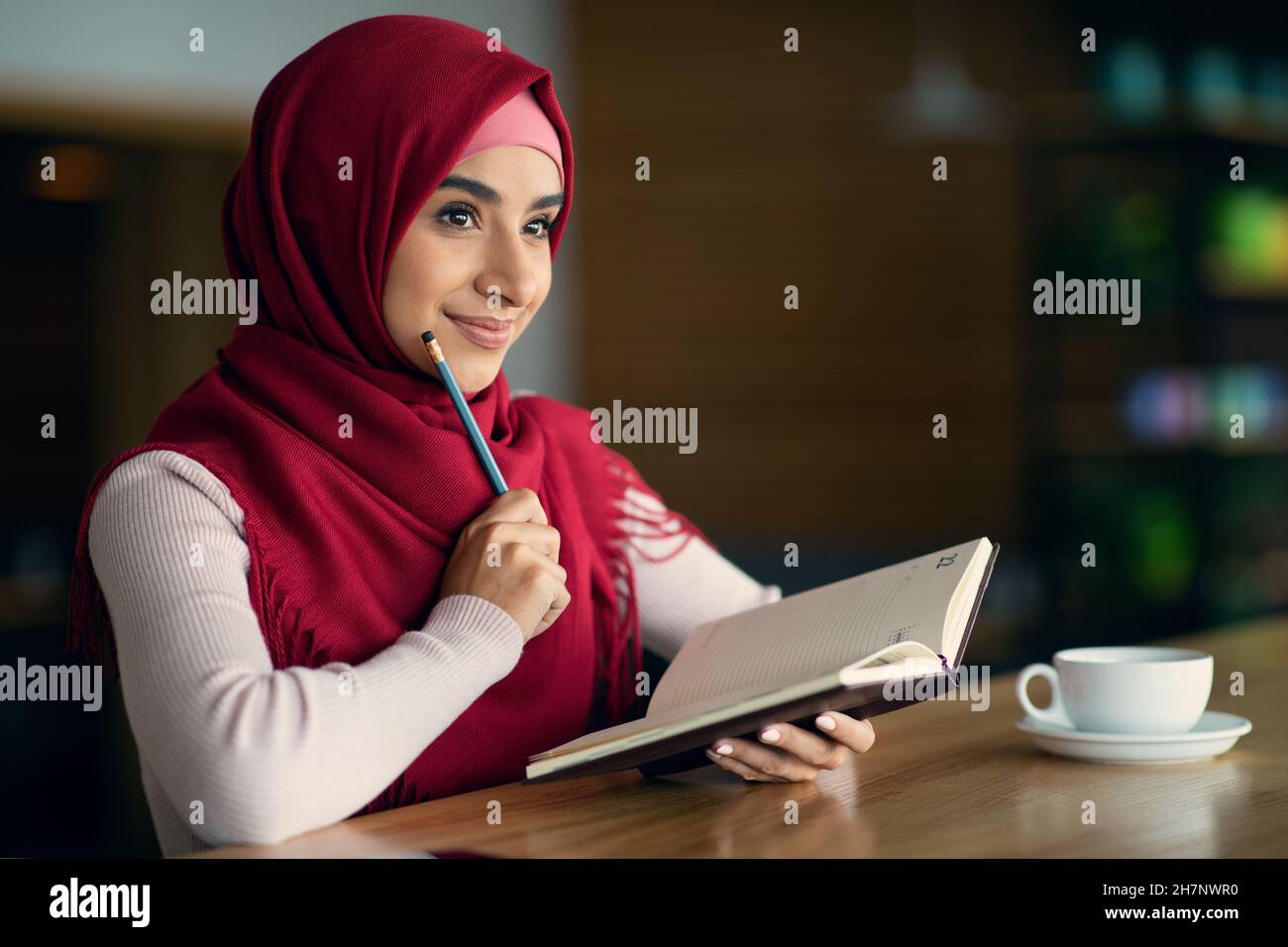 Middle eastern coffee culture hi-res stock photography and images - Alamy