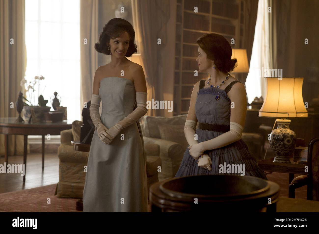 The Crown TV Series (2016-) UK / USA Created by Peter Morgan 2017 Season 2, episode 8 : Dear Mrs. Kennedy Director : Stephen Daldry Jodi Balfour, Claire Foy Stock Photo
