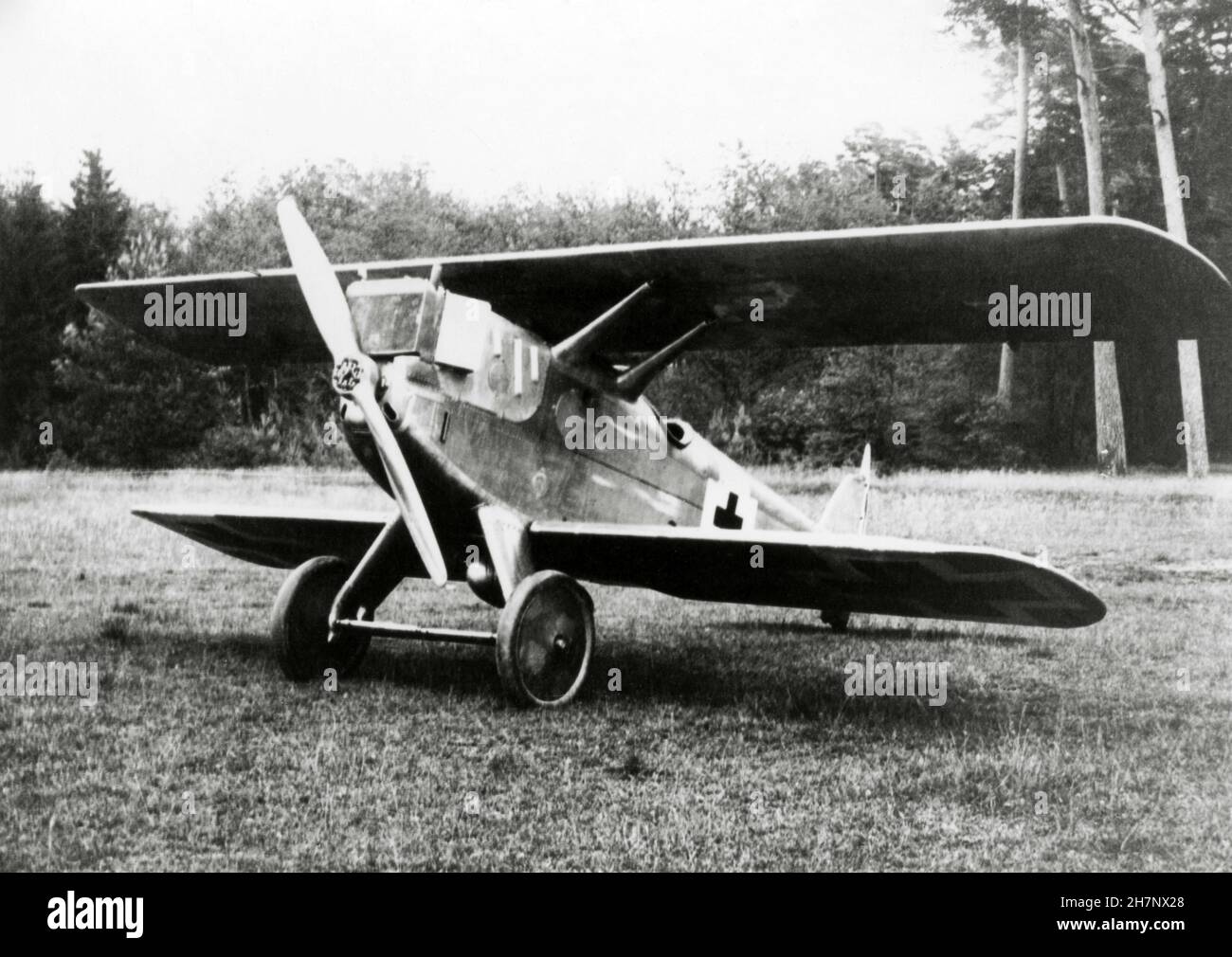 Single military aircraft hires stock photography and images Alamy