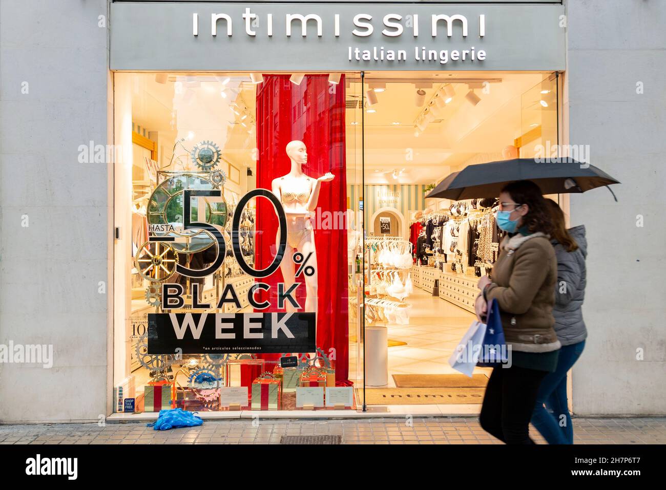 Intimissimi shop hi-res stock photography and images - Alamy