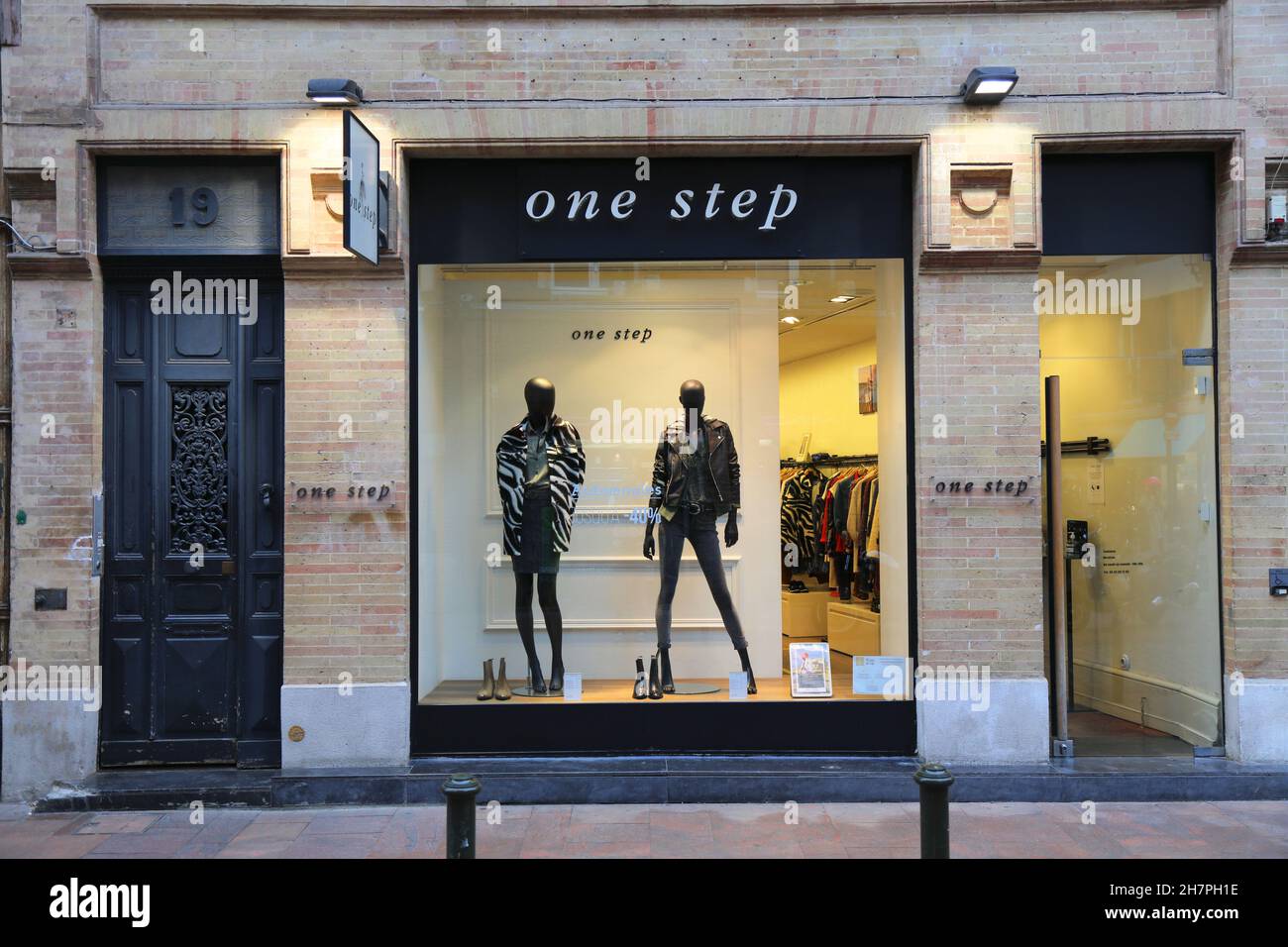 TOULOUSE, FRANCE - SEPTEMBER 28, 2021: French fashion store of One Step  brand in downtown Toulouse city. One Step is part of Ikks Group Stock Photo  - Alamy