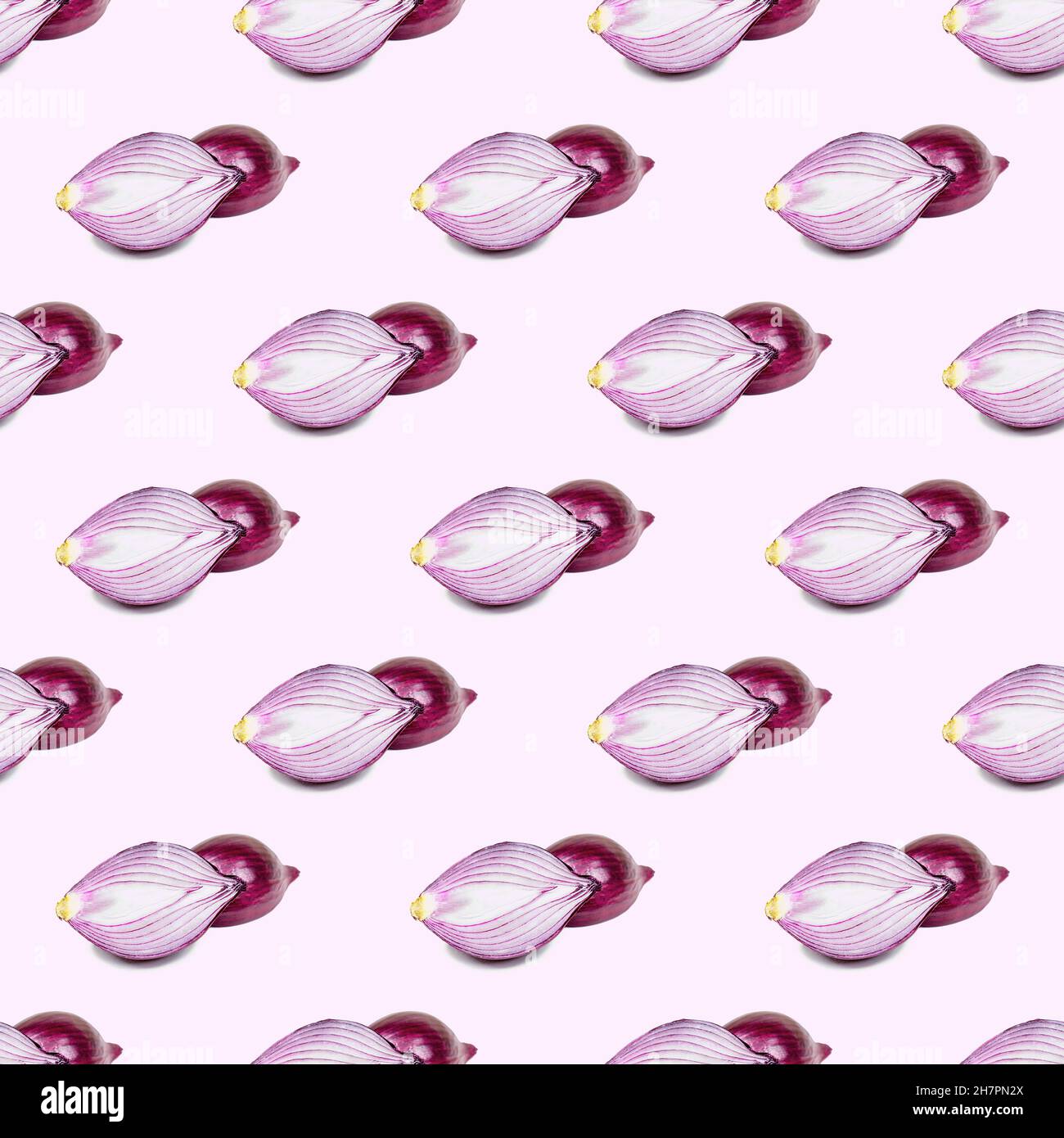 Fresh raw red sliced onion bulb seamless pattern on light background. Stock Photo
