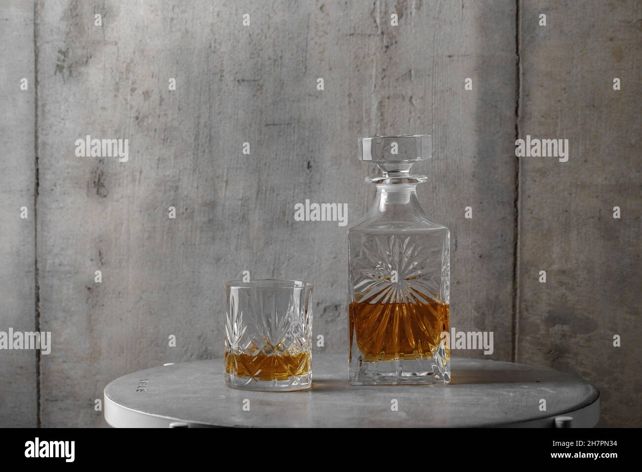A closer look at Whiskey Decanter Textured Glass