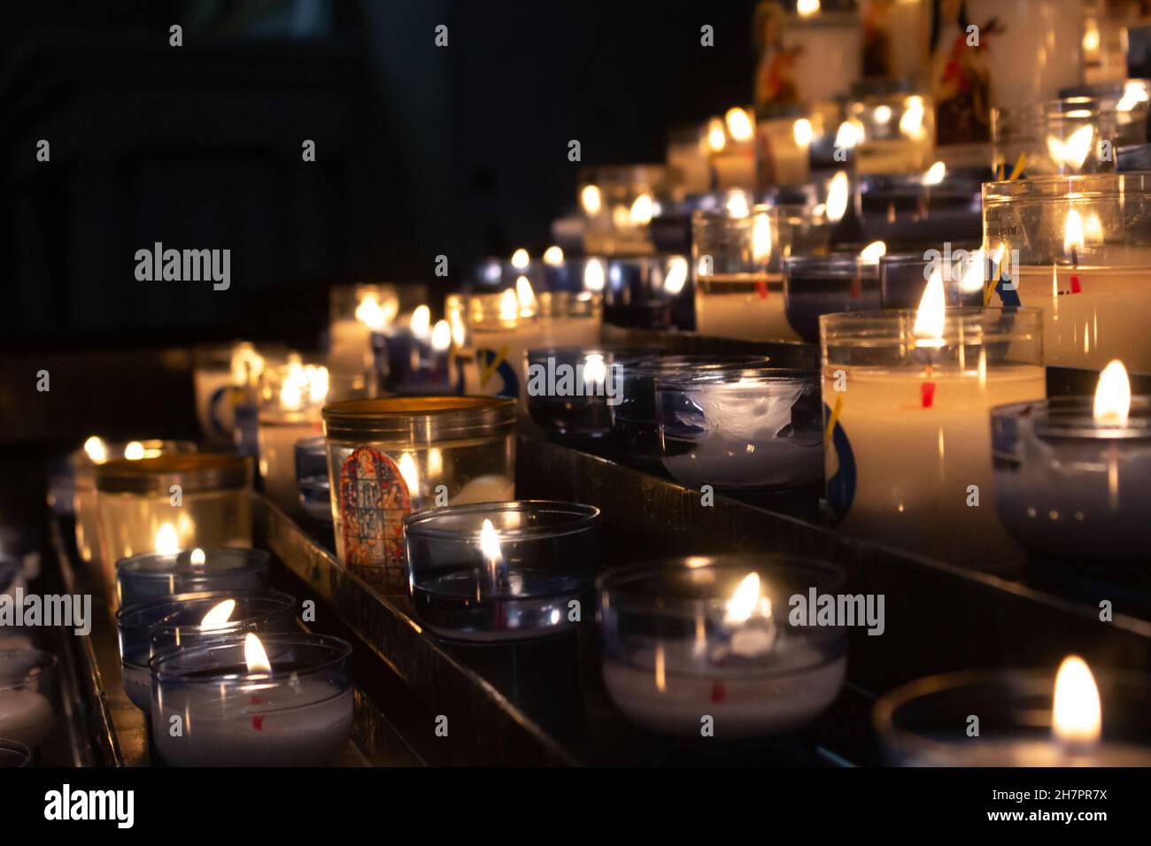 Catholic church easter candles hires stock photography and images Alamy