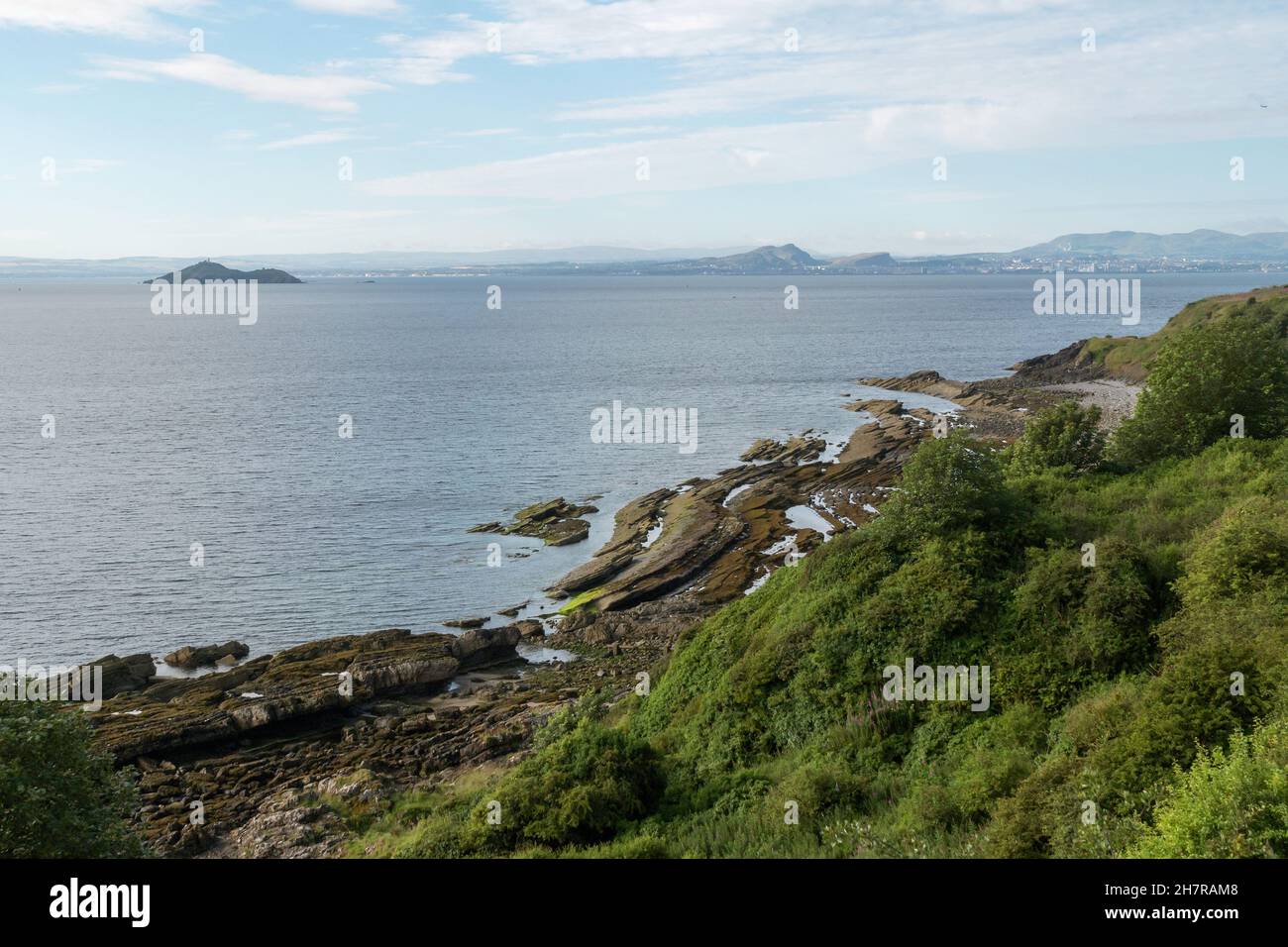 The Firth of Forth seen from the Fife Coastal Path near Kinghorn, Fife, Scotland. Stock Photo