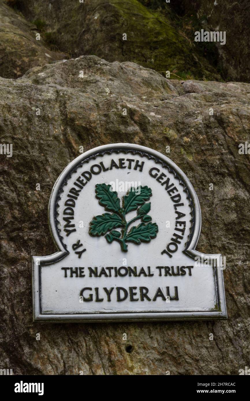 BETHESDA, WALES – OCTOBER 7  2020: National Trust Sign for Glyderau, Ogwen Cottage, Nant Ffrancon Pass, Snowdonia, North Wales, portrait, close up Stock Photo